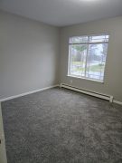 Manitou Wood Apartments - bedroom
